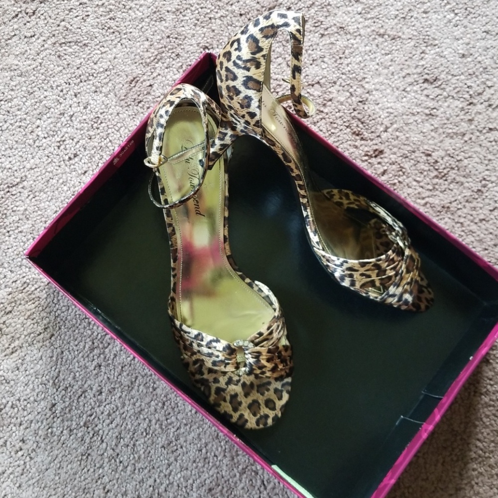 Heels - Picture 2 of 2